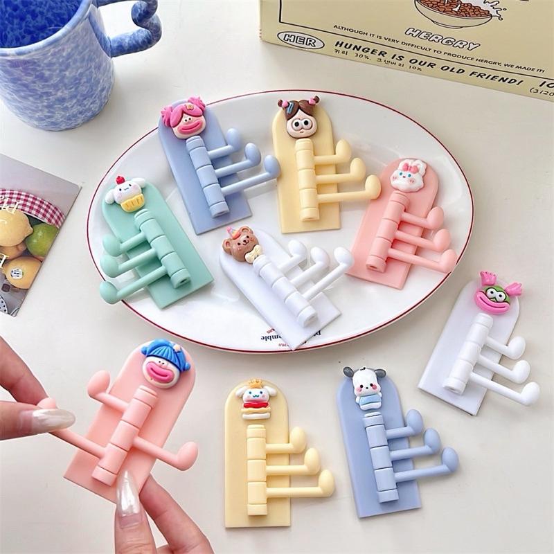 台灣現貨-卡通可愛掛勾/三連勾/三連掛鉤 免打孔掛鉤 免釘掛勾 掛鉤 掛勾 裝飾 旋轉掛鉤 鑰匙收納 小掛勾 牆壁掛鉤-細節圖9