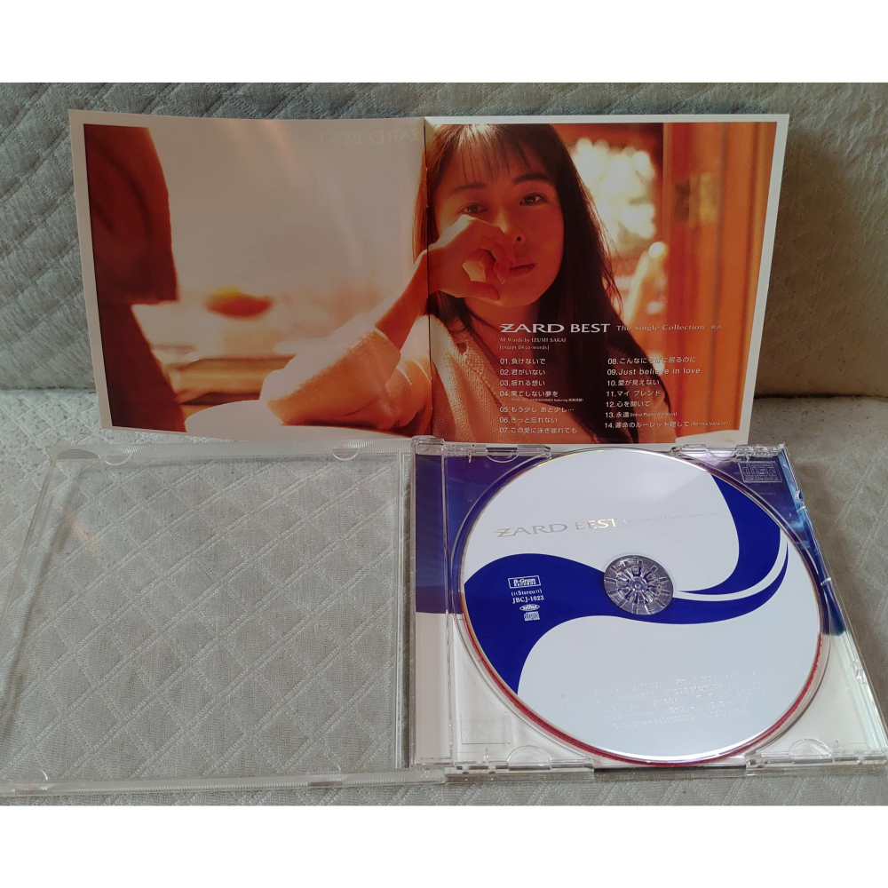 ZARD - ZARD BEST~Single Collection 〜軌跡〜   日版 二手 CD-細節圖10