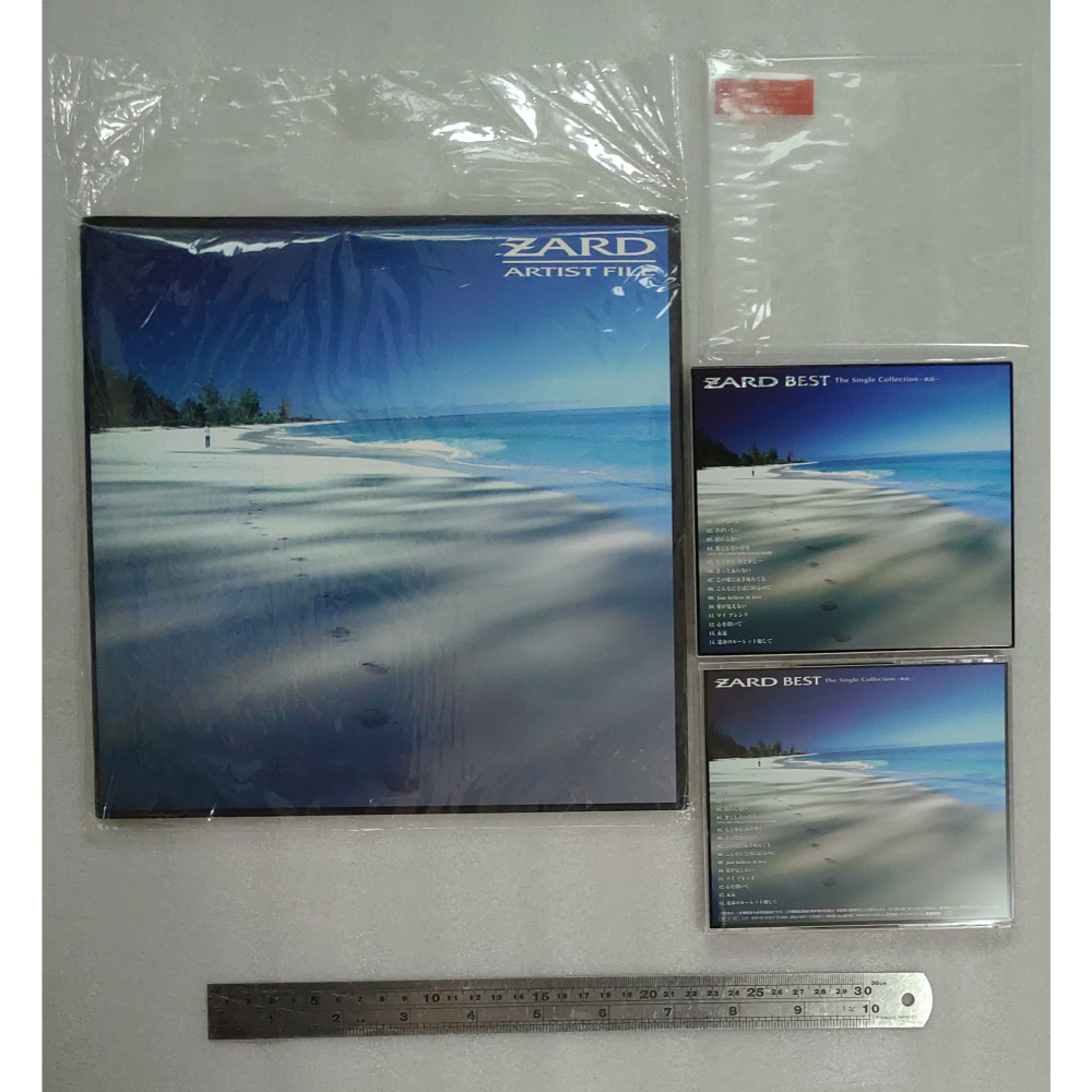 ZARD - ZARD BEST～Single Collection 軌跡～ (含初回限定寫真冊)  日版 二手 CD-細節圖2