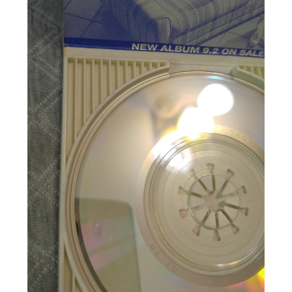 ZARD - 眠れない夜を抱いて   日版 二手單曲 CD-細節圖9