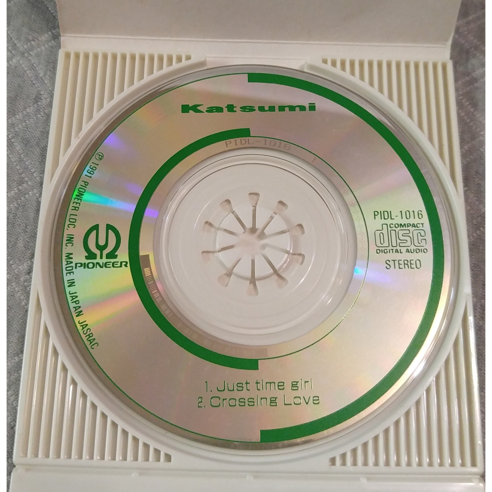 KATSUMI - Just time girl ／ Crossing Love   日版 二手CD-細節圖4