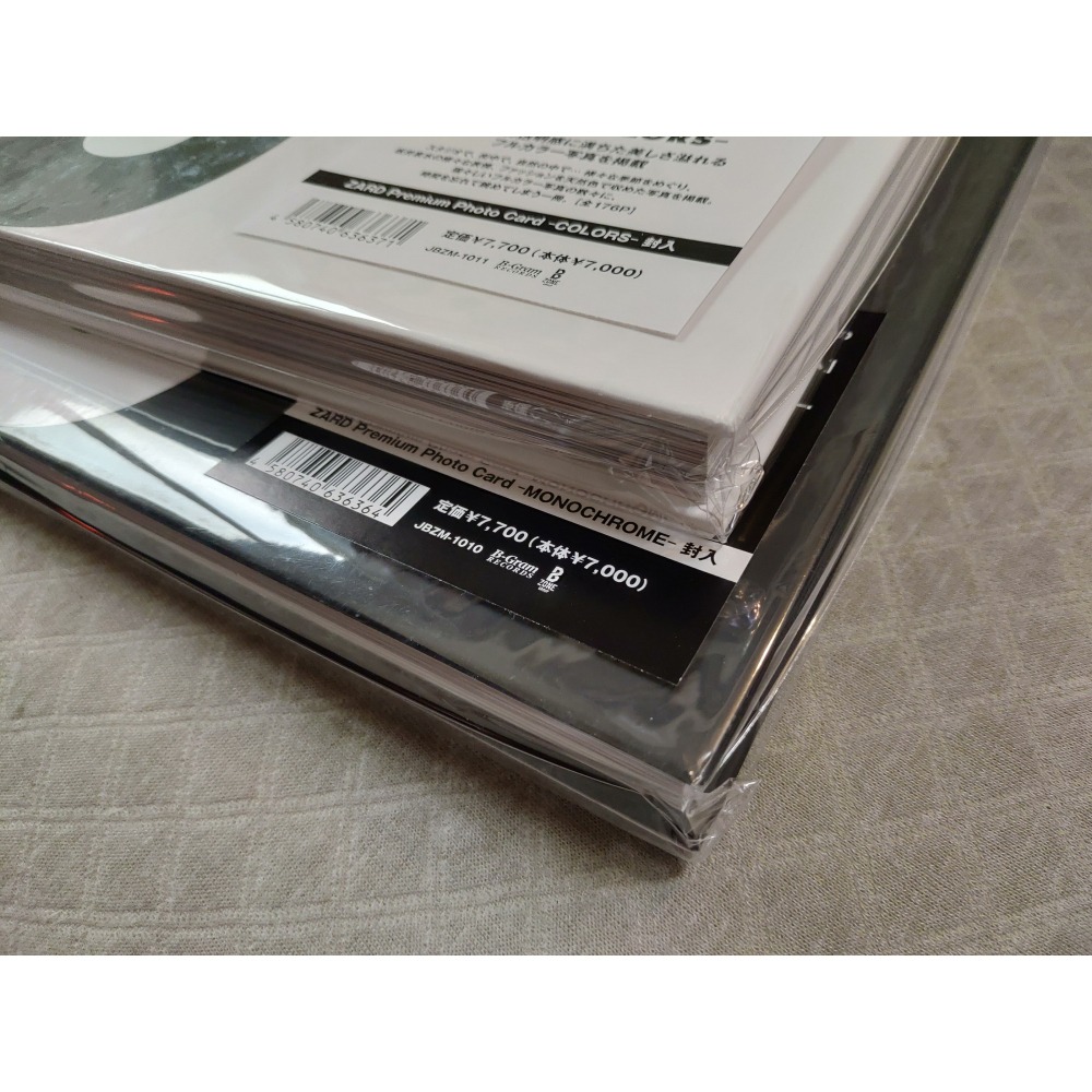 ZARD 35週年紀念寫真集  MONOCHROME  COLORS  二冊/一套   日版 全新書籍-細節圖6