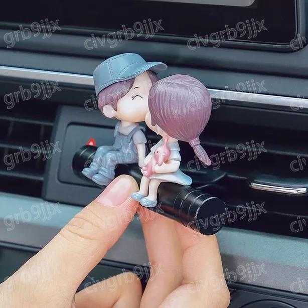 甜蜜情侶通風口香薰 净化車内空氣 去異味 持久清香 舒緩提神 汽車出風口裝飾卡通情侶-細節圖6