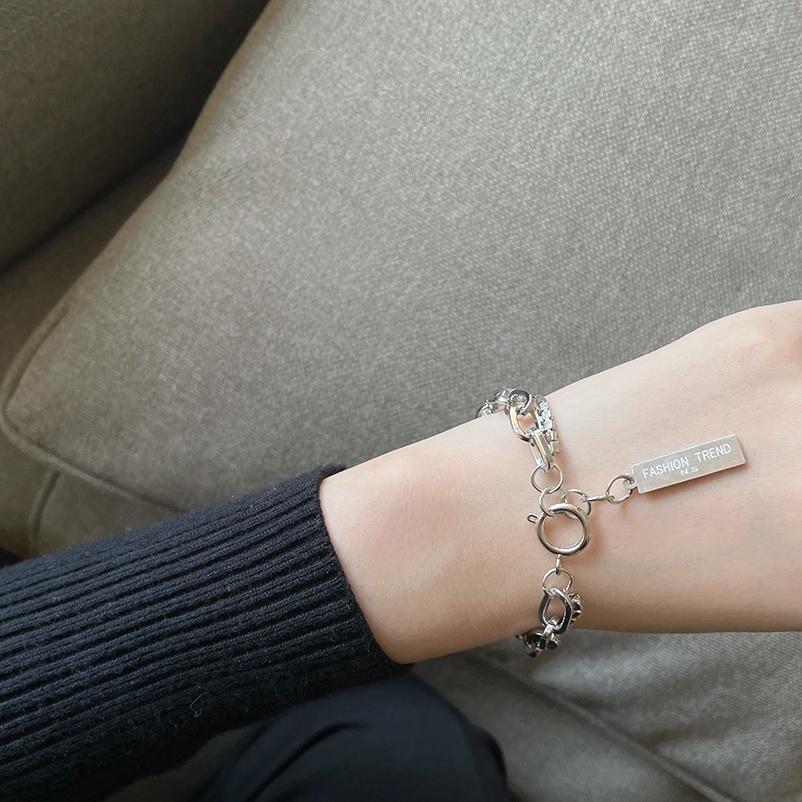 🎀(新品上市 現貨在台)百搭吊牌鋼鈦手鍊 飾品 可甜美可個性🎀-細節圖4