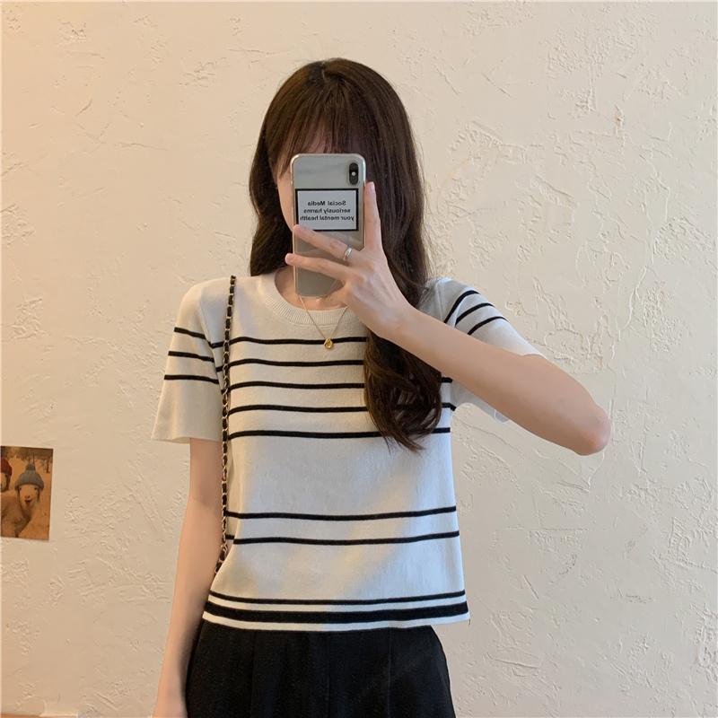 🎀(新品上市 限時特價)包色款超百搭 條紋圓領五分袖針上衣🎀-細節圖3