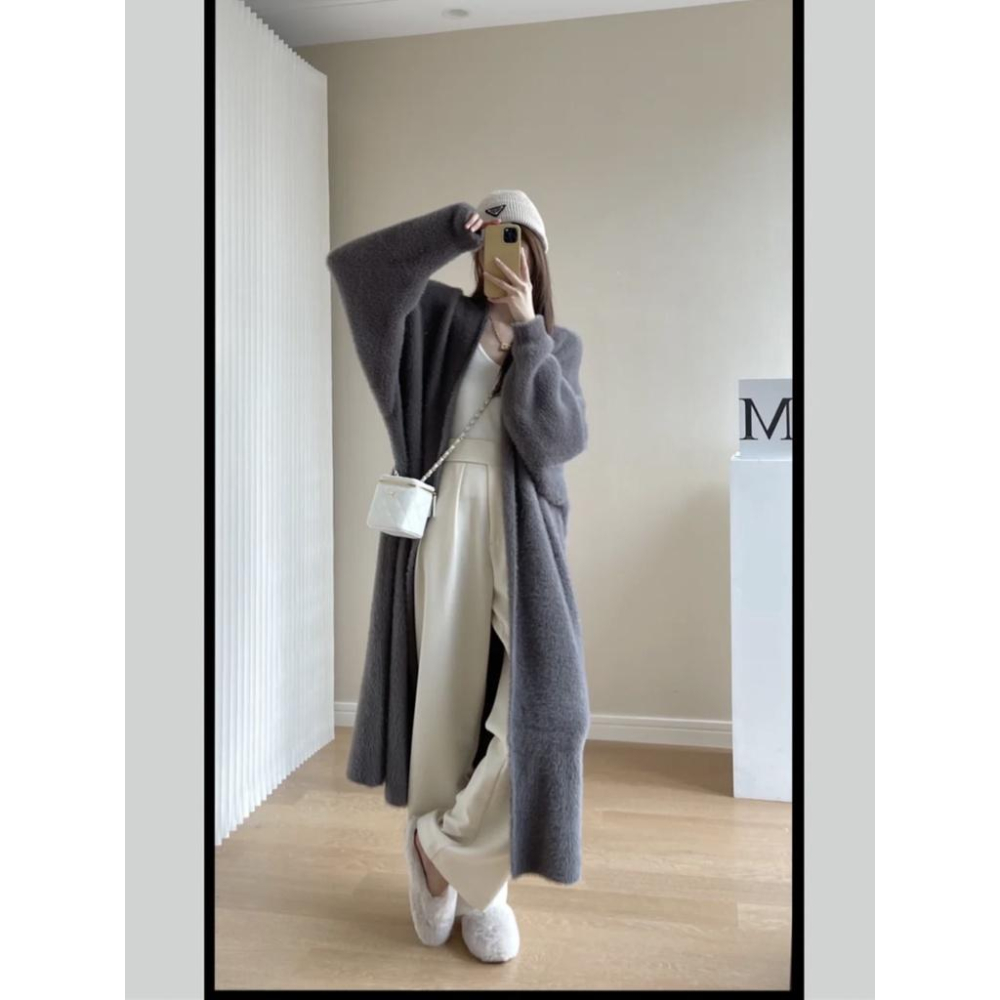 🎀(新品上市 限時特價)尖叫~必收 巨星氣場 寬鬆超長貂绒毛衣外套🎀-細節圖5