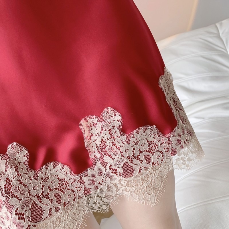 🎀(新品上市 限時特價)比裸睡更舒服 知性女人冰絲性感冰絲睡衣 蕾絲睡裙 約會生日🎀-細節圖5