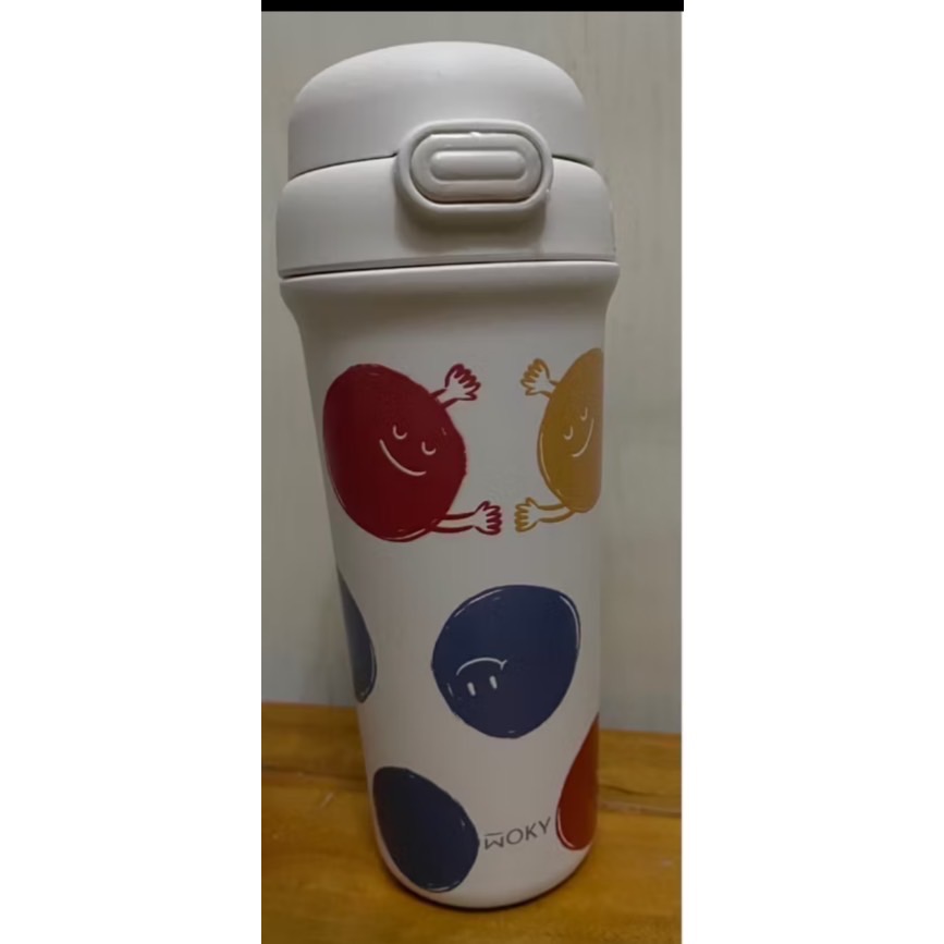 ￼【WOKY沃廚】hahababy聯名-(●●)渾圓杯-手提保溫杯770ml(擁抱點點款)-規格圖2