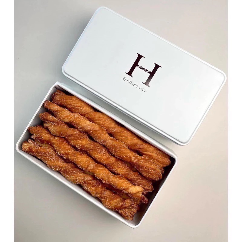 Hsiao.yen❗️沙鹿排隊美食 丹麥棒 可頌棒 H.YEN 丹麥棒鐵盒 肉桂 香草 原味 千層捲捲酥-細節圖2