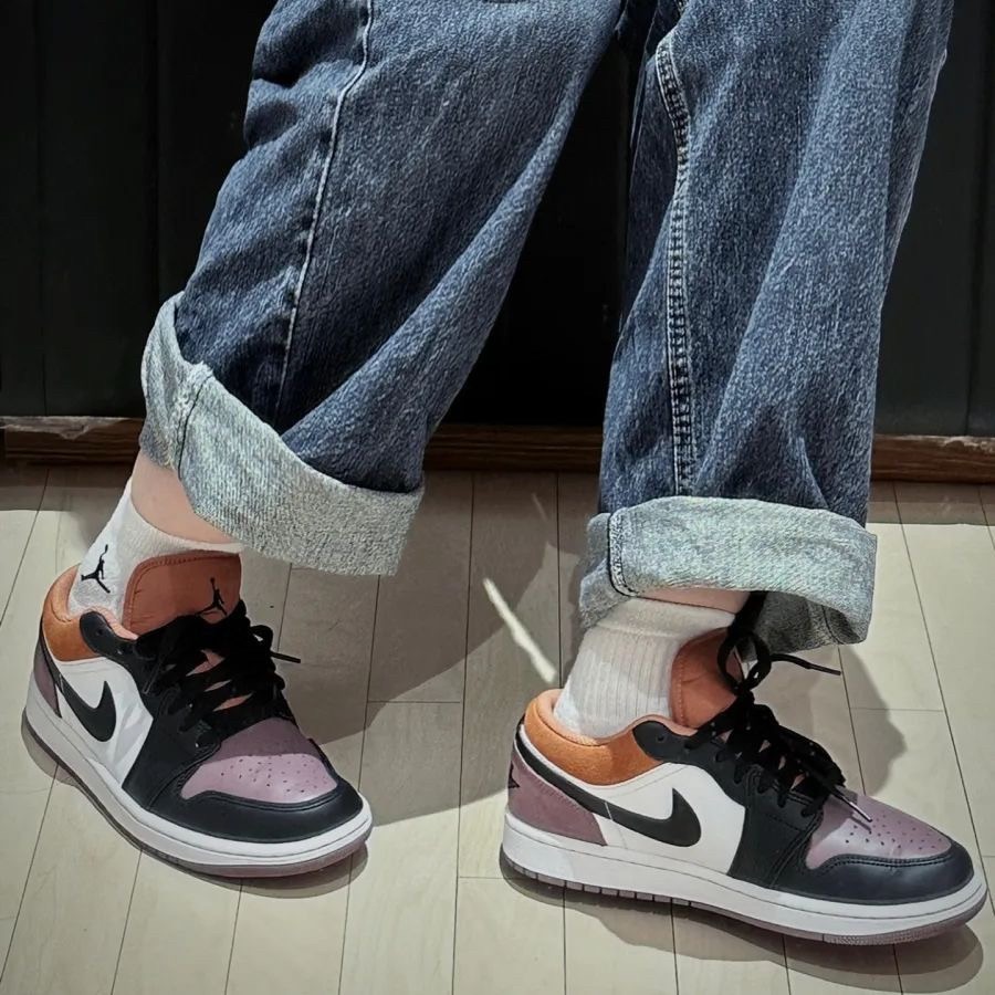 👟Air Jordan 1 Low SE 白色/天空橘/紫紅色/黑色白底FB9907-102 男款鞋-細節圖3