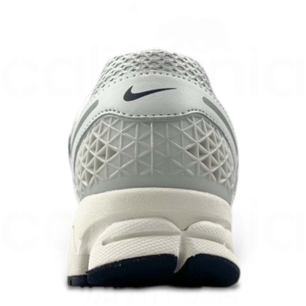 👟NIKE Zoom Vomero 5 Photon Dust and Metallic Silver光子塵埃和金屬銀-細節圖5