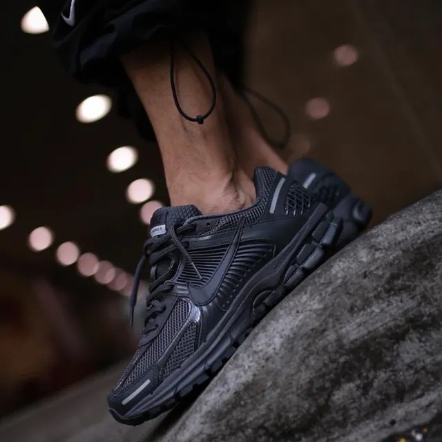 👟NIKE Zoom Vomero 5 Anthracite無菸煤｜炭黑｜運動鞋｜休閒鞋｜復古｜百搭神鞋｜厚底增高-細節圖2