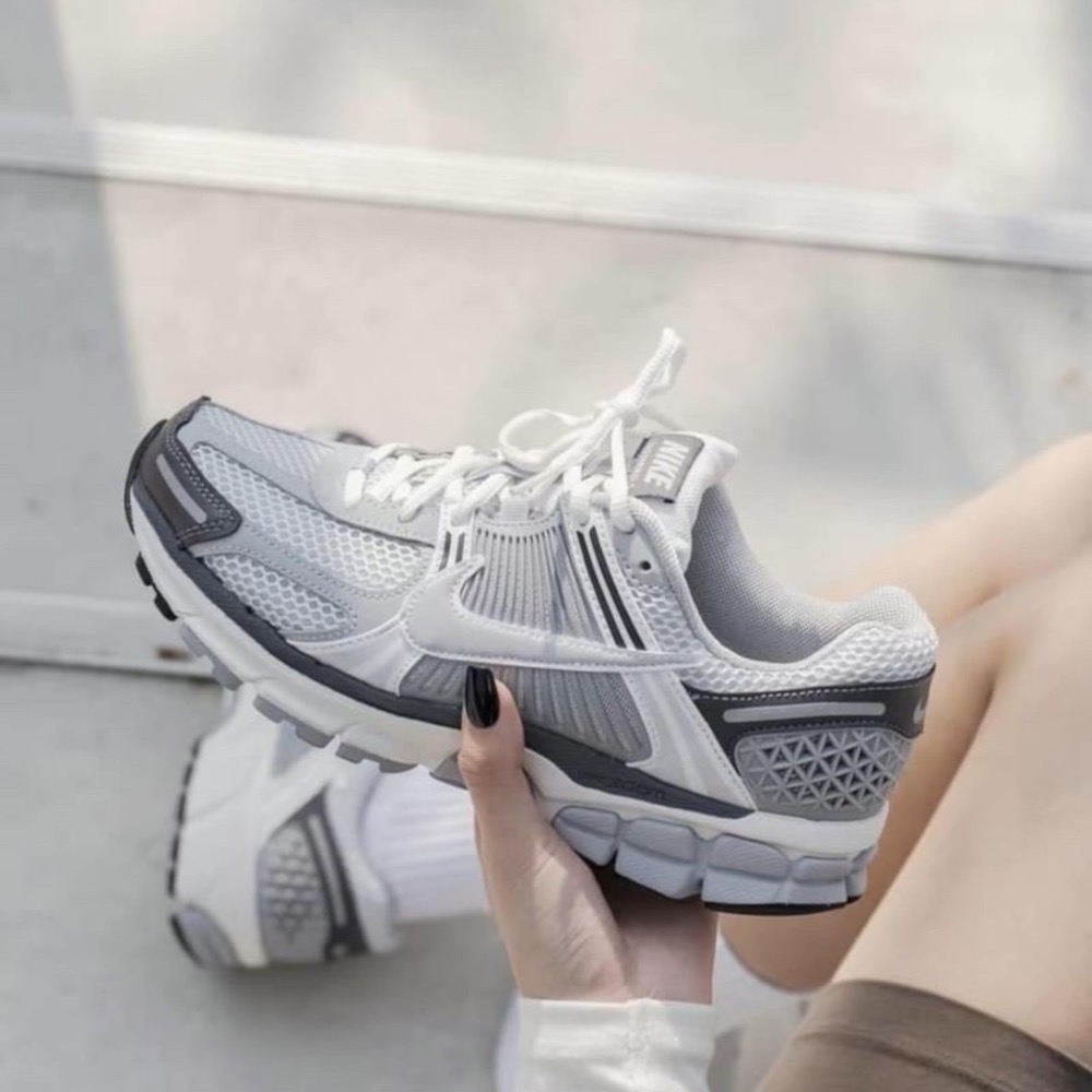 👟NIKE Zoom Vomero 5 Stone Gery石磨灰｜灰色｜岩石灰｜運動鞋｜休閒鞋｜復古｜百搭神鞋｜厚底-細節圖2