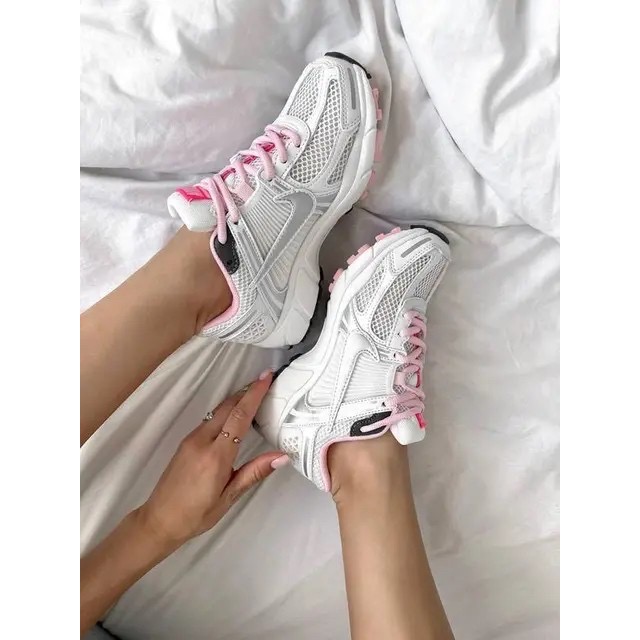 👟NIKE Zoom Vomero 5 520/2025情人節最新款｜粉紅｜粉白灰｜粉色｜粉灰白｜銀勾｜運動鞋｜休閒鞋-細節圖2
