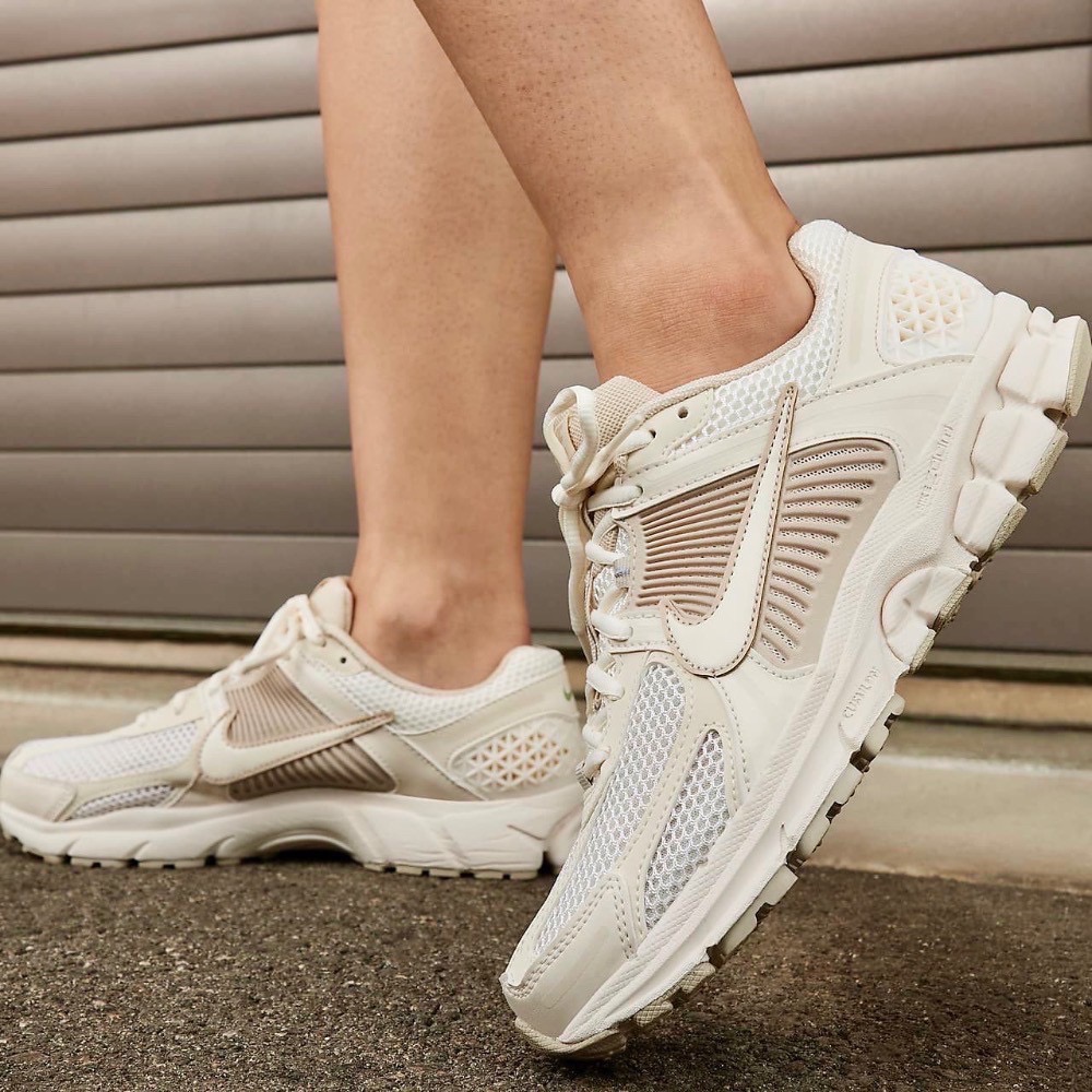 👟NIKE Zoom Vomero 5 Tan/Sail船帆白｜杏色｜奶茶色｜米白｜米杏｜焦糖｜運動鞋｜休閒鞋｜復古｜-細節圖3