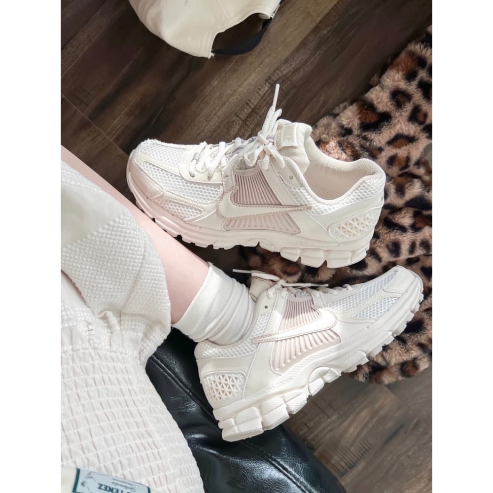 👟NIKE Zoom Vomero 5 Tan/Sail船帆白｜杏色｜奶茶色｜米白｜米杏｜焦糖｜運動鞋｜休閒鞋｜復古｜-細節圖6