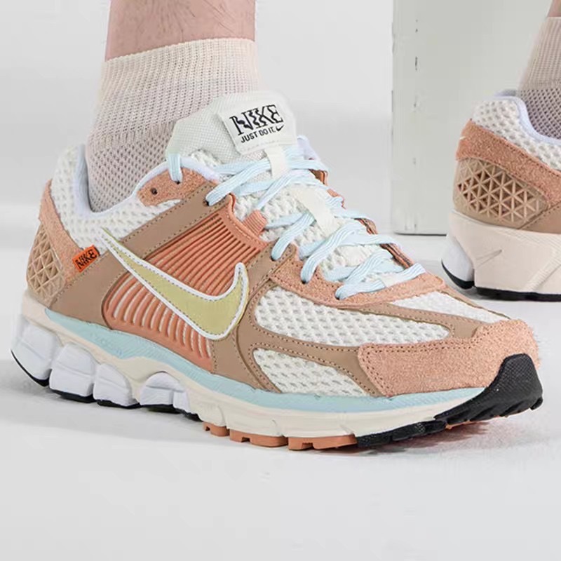 👟NIKE Zoom Vomero 5 HAVE A NIKE DAY｜橘棕｜綠勾｜運動鞋｜休閒鞋｜復古｜百搭神鞋-細節圖2