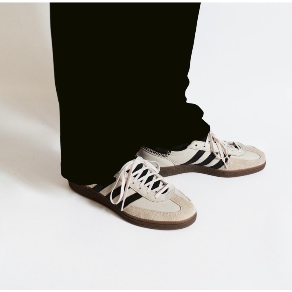 👟adidas HANDBALL SPEZIAL  休閒鞋 IE3698 杏黑色｜杏色｜黑色｜焦糖底｜皮革｜麂皮｜平底-細節圖3