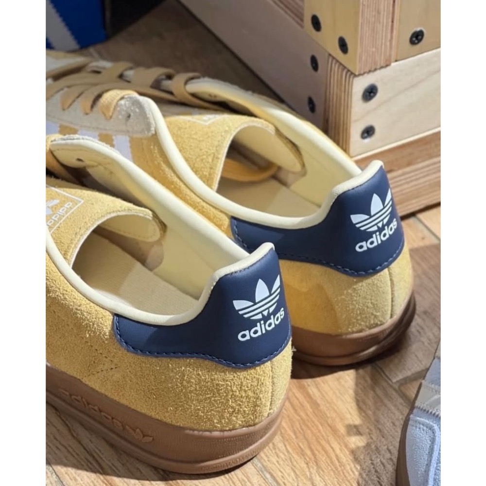 👟adidas GAZELLE INDOOR  休閒鞋 JI3523 黃白色｜芥黃色｜白色｜淺卡其色｜深藍色｜焦糖底｜-細節圖3