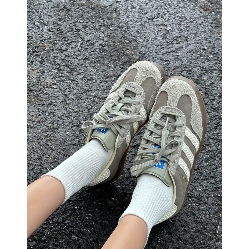 👟adidas GAZELLE INDOOR  休閒鞋 IF1807 灰白色｜灰色｜淺灰色｜深灰色｜白色｜焦糖底｜皮革-細節圖5