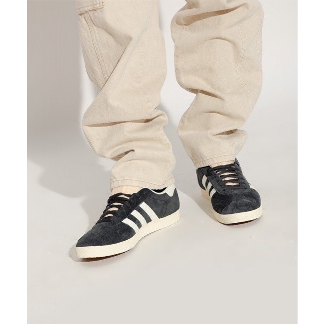 👟adidas GAZELLE 休閒鞋 GY7340 黑白色｜黑色｜白色｜膚色｜白色底｜皮革｜麂皮｜平底鞋｜男女通用款-細節圖2