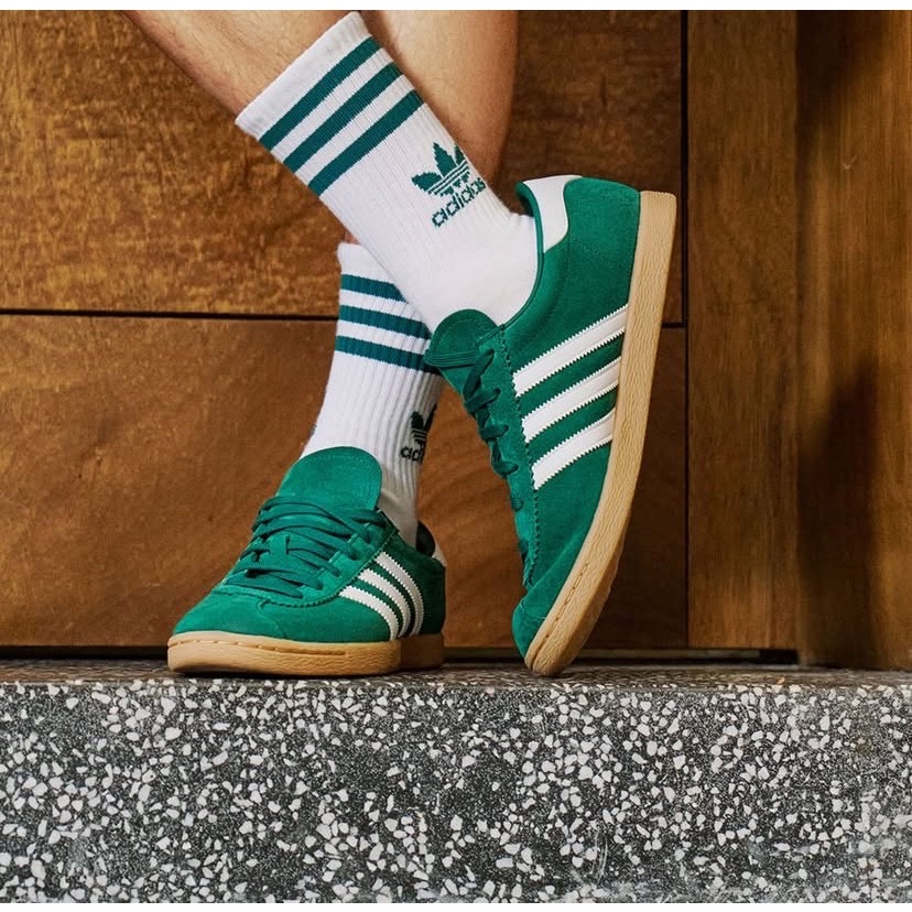 👟adidas STADT 休閒鞋 JI1883 綠白色｜孔雀綠｜草綠色｜白色｜奶茶底｜皮革｜麂皮｜平底鞋｜男女通用款-細節圖2