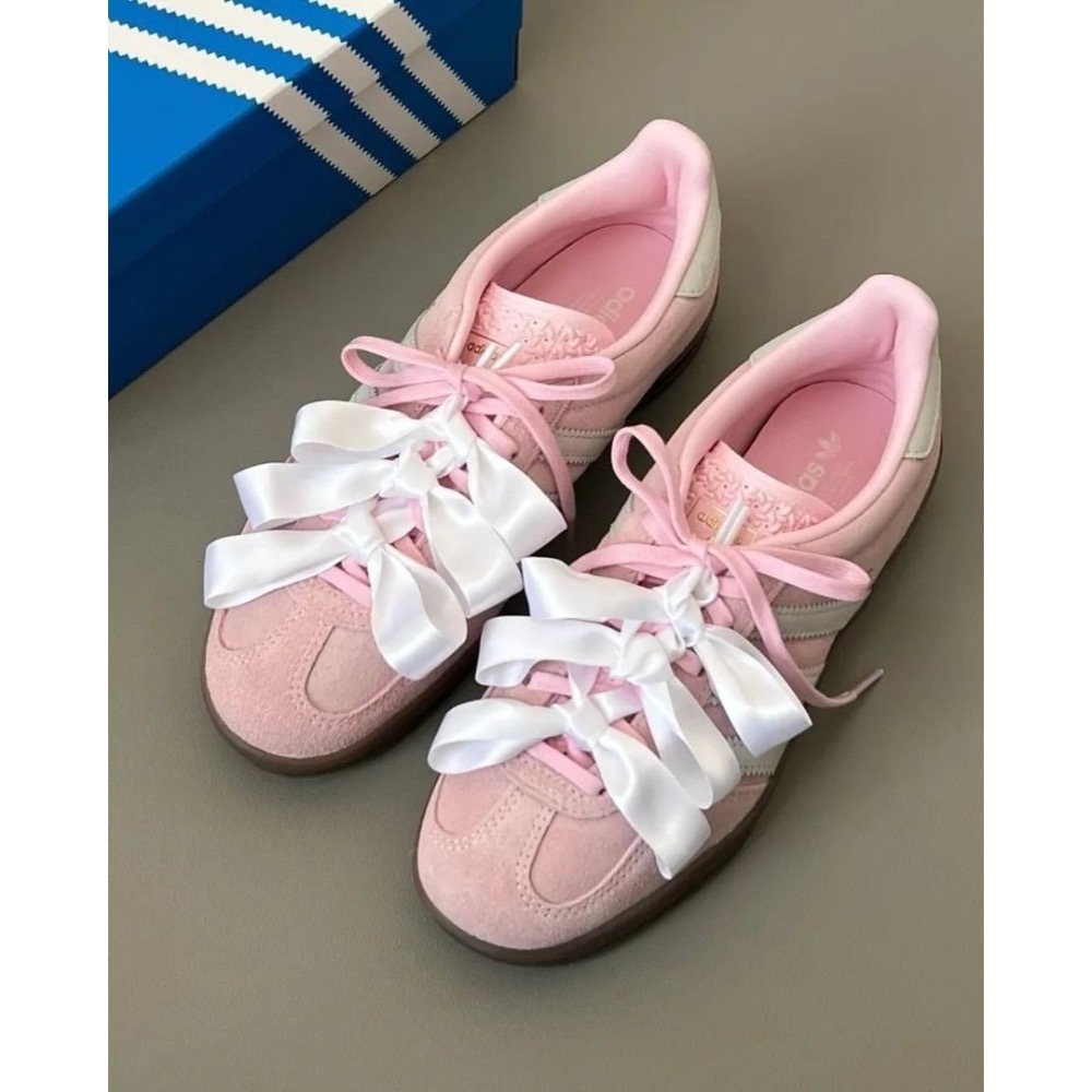 👟adidas GAZELLE INDOOR  休閒鞋 JI2716 粉白色｜粉紅色｜白色｜焦糖底｜皮革｜麂皮｜平底鞋-細節圖2