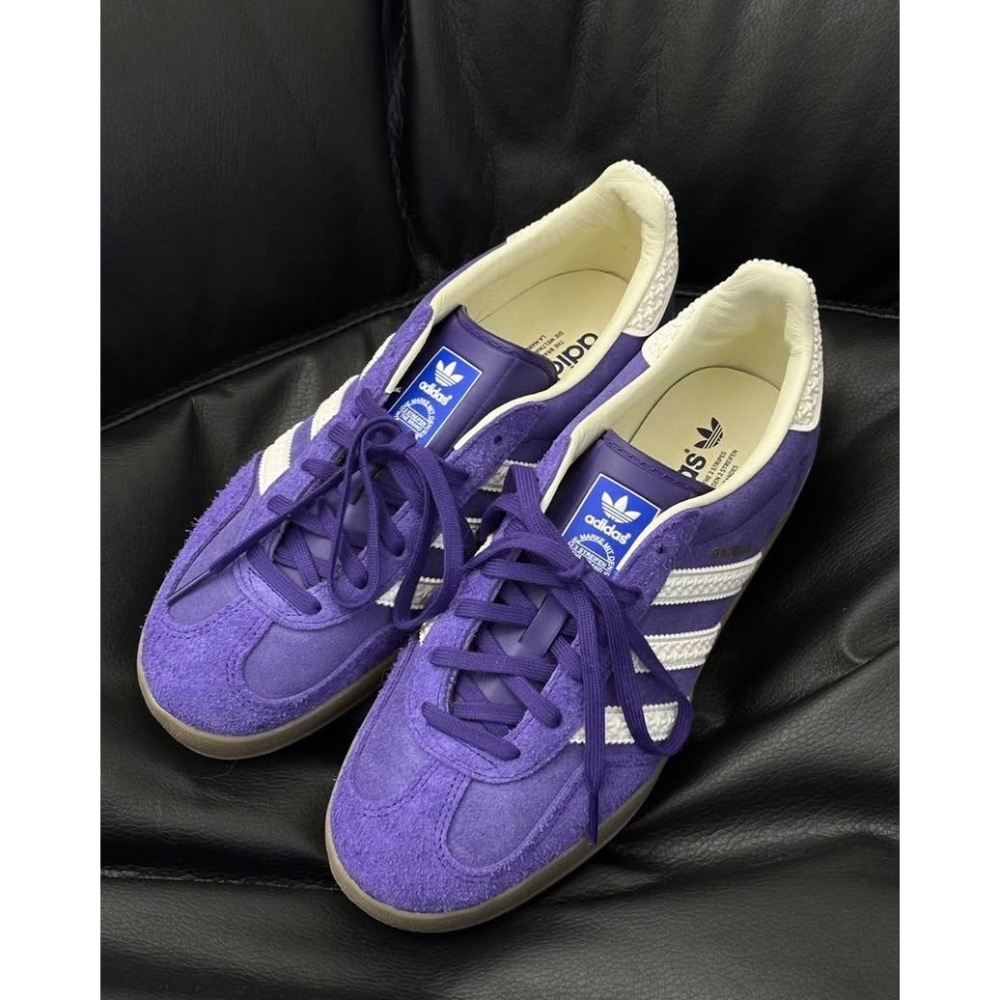 👟adidas GAZELLE INDOOR  休閒鞋 IF1806 紫白色｜紫色|白色｜焦糖底｜皮革｜麂皮｜平底鞋｜-細節圖5