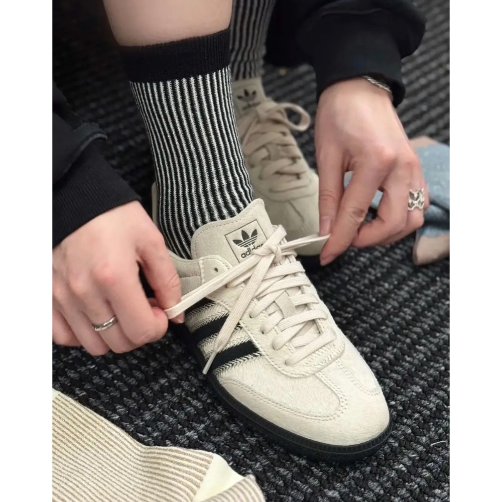 👟adidas SAMBA OG  休閒鞋 骨白黑｜骨白色｜黑色｜黑色底｜皮革｜仿馬毛｜平底鞋｜男女通用款鞋-細節圖2