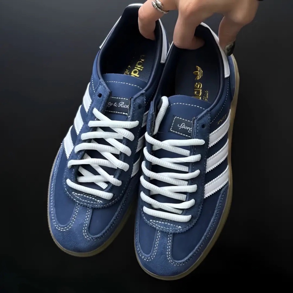 👟adidas HANDBALL SPEZIAL SPORTY & RICH 聯名款休閒鞋 藍白色｜牛仔藍｜白色｜焦糖-細節圖4