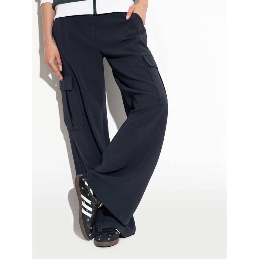 👟adidas Samba OG 休閒鞋 黑白色｜黑色｜白色｜咖啡底｜刺繡｜藍色小花｜皮革｜麂皮｜平底鞋｜女款鞋-細節圖2