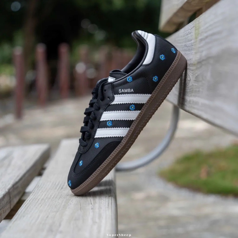 👟adidas Samba OG 休閒鞋 黑白色｜黑色｜白色｜咖啡底｜刺繡｜藍色小花｜皮革｜麂皮｜平底鞋｜女款鞋-細節圖11