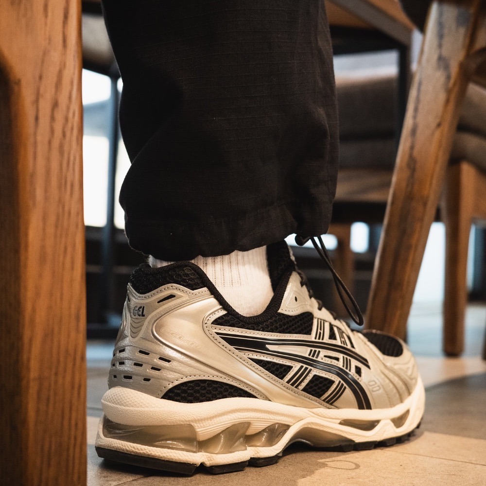 👟ASICS GEL-KAYANO 14休閒鞋 灰黑色｜灰色｜黑色｜皮革｜網眼 男女通用鞋款-細節圖3