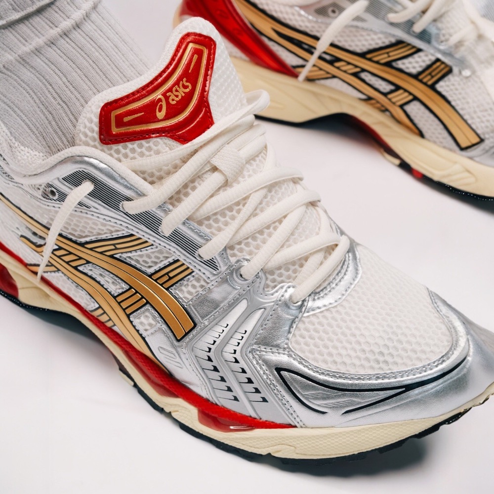 ASICS GEL-KAYANO 14 X Sneaker Politics 聯名款休閒鞋 銀紅色｜銀色｜紅色｜白色｜金-細節圖7