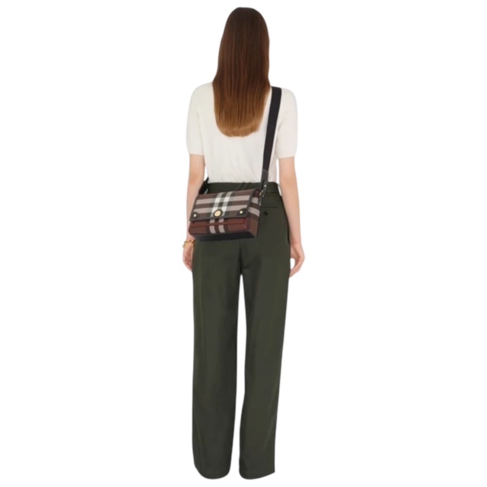 👜Burberry Note 信封包｜方包｜樺木棕｜深棕色｜格紋｜環保皮革｜斜背包｜肩背包｜官網同步在售款｜女款包-細節圖2