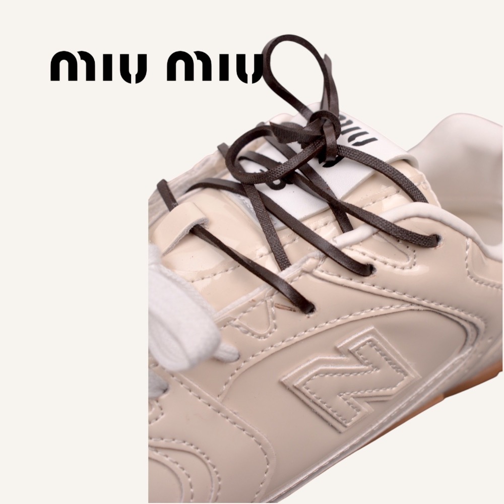 👟New Balance530 x Miu Miu 聯名款粉膚色亮面皮革拼接運動休閒皮鞋 ｜牛皮｜漆皮｜情侶款｜休閒｜-細節圖5
