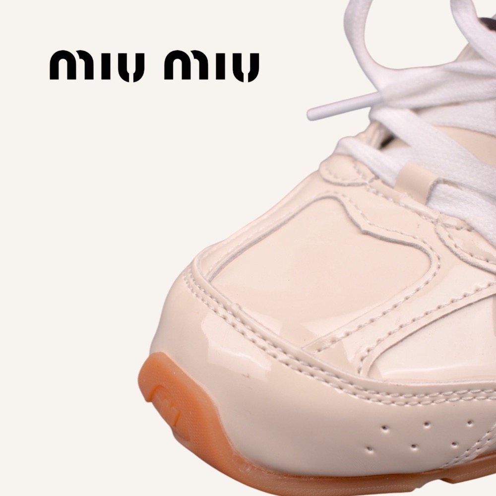 👟New Balance530 x Miu Miu 聯名款粉膚色亮面皮革拼接運動休閒皮鞋 ｜牛皮｜漆皮｜情侶款｜休閒｜-細節圖6