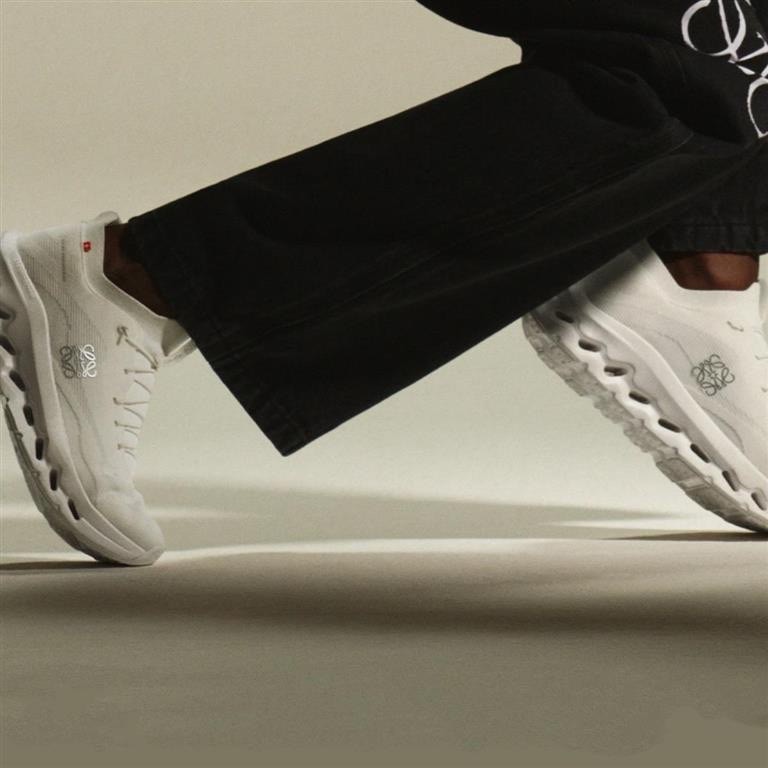 👟On 昂跑Cloudtilt x Loewe 聯名跑鞋｜聯乘｜雲朵跑鞋｜跑步鞋｜運動鞋｜休閒鞋｜緩衝減震｜全白色｜白-細節圖8