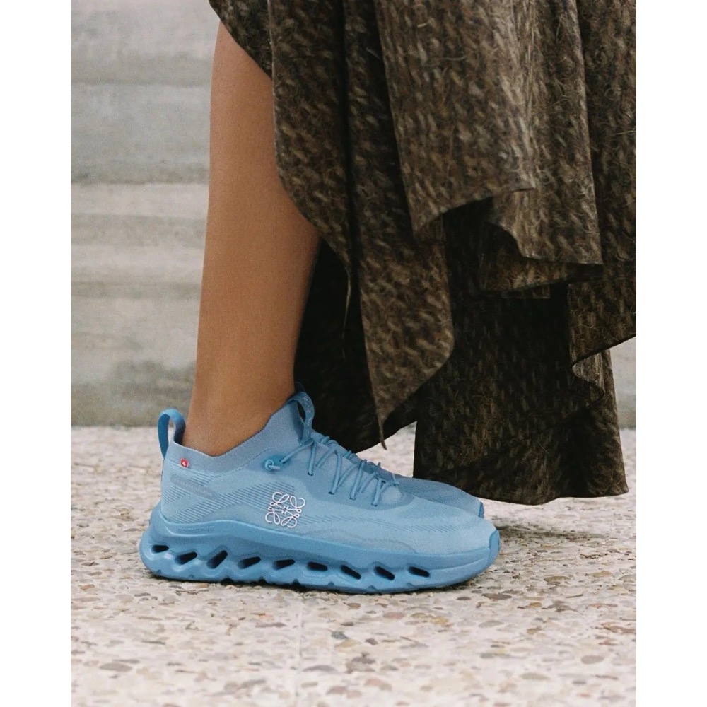 👟On 昂跑Cloudtilt x Loewe 聯名跑鞋｜聯乘｜雲朵跑鞋｜跑步鞋｜運動鞋｜休閒鞋｜緩衝減震｜藍色｜永恆-細節圖3