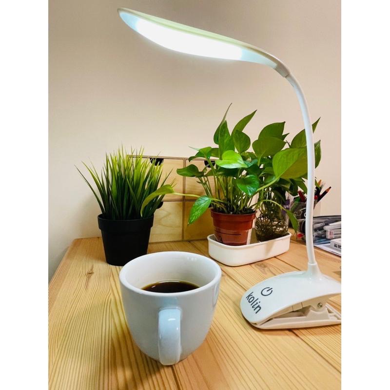 Kolin歌林 LED觸控檯燈 KTL-DL200LD體積 輕巧 可夾於桌面上-細節圖3