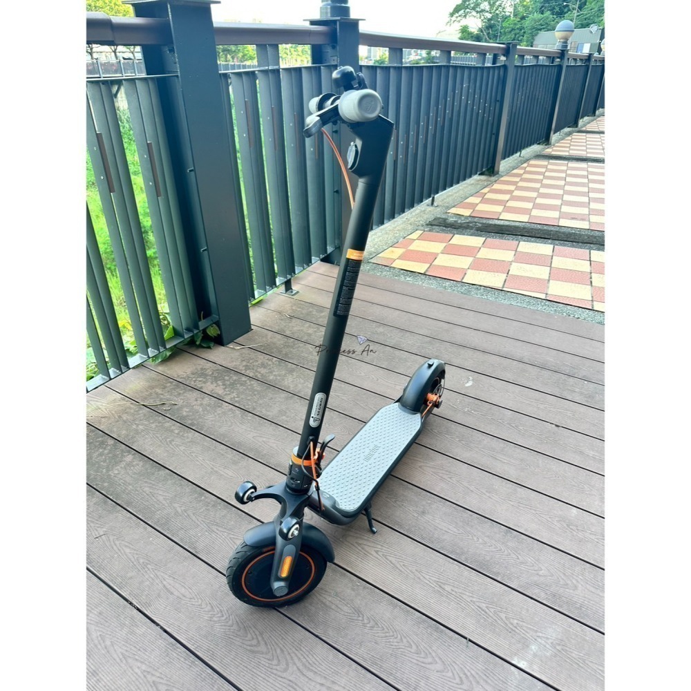 *MIT臺灣製造高品質 *電動滑板車專用站立推行輔助輪支架 型號F25 F30 F40  D18 W D38U F2P-細節圖2