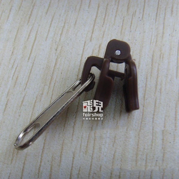 拯救拉鍊！萬能拉鏈頭 6入 萬能拉鏈頭 立即拉鍊 拉鍊修理 維修 拉鍊壞掉 修理拉鍊 拉鍊頭 拉鏈救星【飛兒】-細節圖3