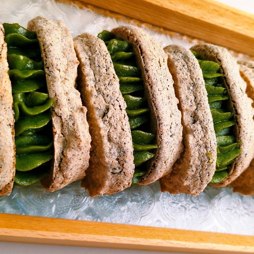 【小羊愛吃甜】達克瓦茲- 芝蔴餅乾/日式抹茶奶醬/法式水果軟糖-玫瑰荔枝覆盆子(5入/盒)-細節圖3