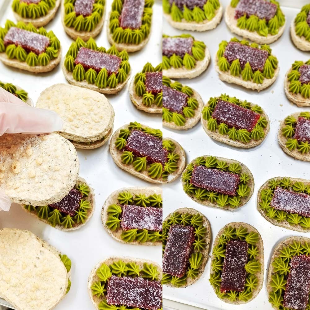 【小羊愛吃甜】達克瓦茲- 芝蔴餅乾/日式抹茶奶醬/法式水果軟糖-玫瑰荔枝覆盆子(5入/盒)-細節圖5