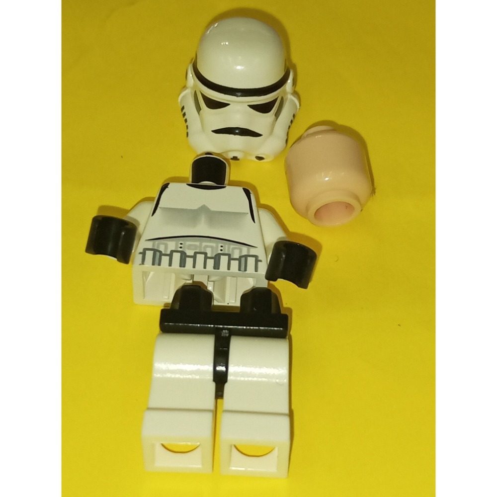 6211 sw0036a Imperial Stormtrooper - Light Nougat Head-細節圖2