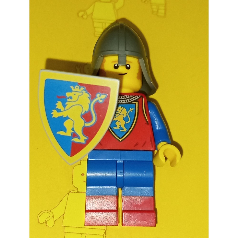 獅國騎士銀灰頭盔附盾