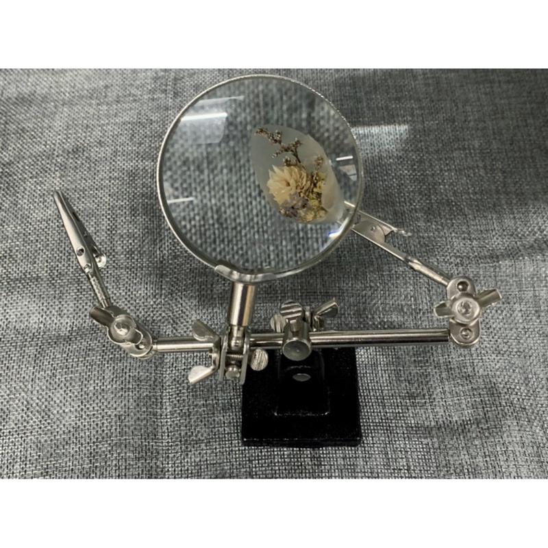 帶放大鏡金屬夾台 萬向金屬工作夾台 模型工具金屬萬向工作夾台/工作台美國土、橡膠土的好幫手模型著色比迷你台鉗-細節圖4