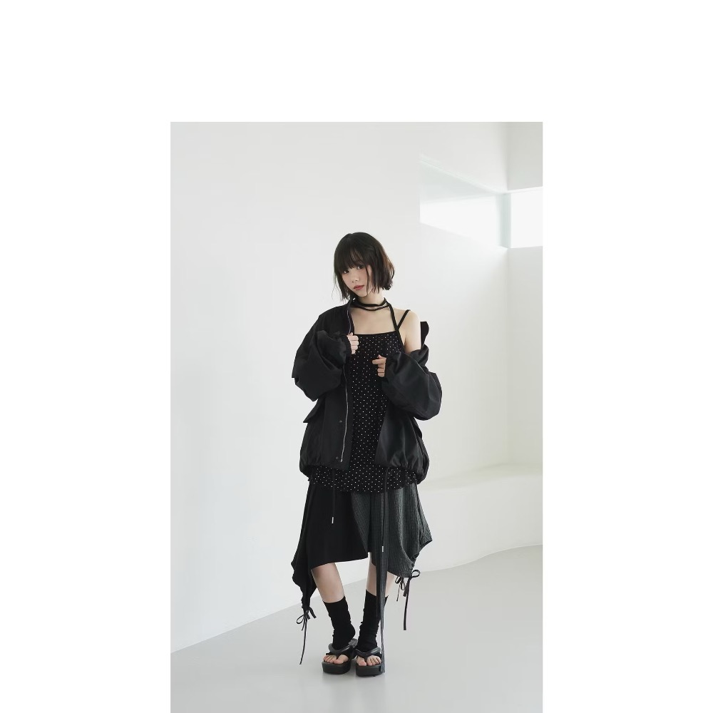★依寶小舖★轉賣韓國代購-Codibook｜韓國 binary01 黑色圓點蕾絲吊帶小洋裝-細節圖4