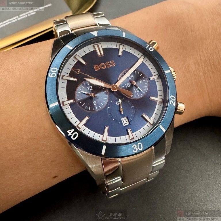 BOSS手錶,編號HB1513937,46mm寶藍圓形精鋼錶殼,寶藍色羅馬數字, 中三針顯示錶面,金銀相間精鋼錶帶款-細節圖4