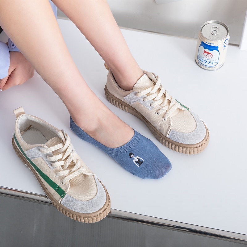 【台灣現貨】 襪子 襪子女 船形襪 韓系女孩刺繡隱形襪 簡約風女短襪 刺繡簡約棉襪  矽膠防脫落 踝襪-細節圖9